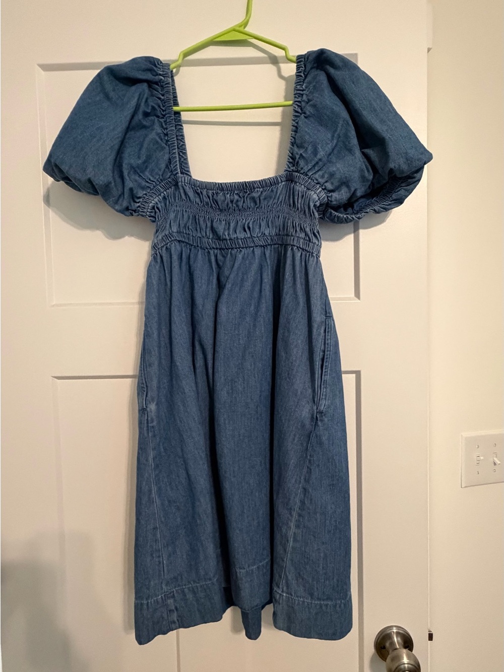 Women’s ' Blue Puff-Sleeve Denim Dress - Picture 2 of 3